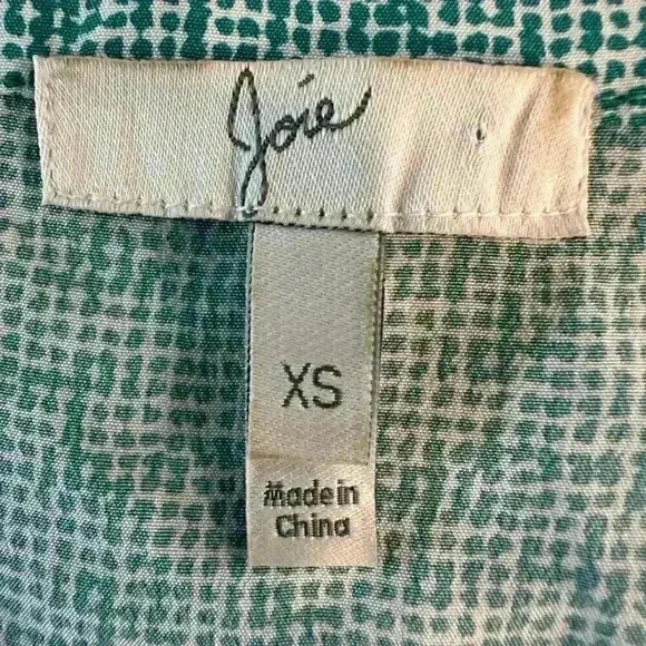 JOIE Marsher Textural Print Silk Blouse in Juniper size XS - Picture 5 of 6